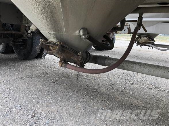 Beall PNEUMATIC 1440 Semi-trailer med Tank