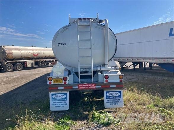 Fruehauf MC306 PETROLEUM TANKER 4 COMPARTMENT Tsistern poolhaagised