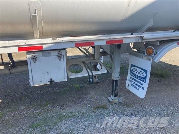 Fruehauf MC306 PETROLEUM TANKER 4 COMPARTMENT Tsistern poolhaagised