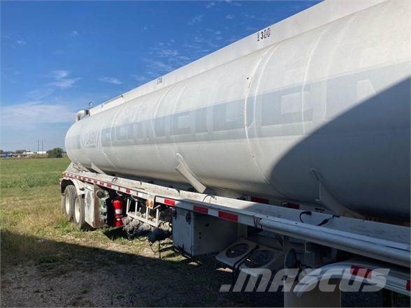 Fruehauf MC306 PETROLEUM TANKER 4 COMPARTMENT Tsistern poolhaagised
