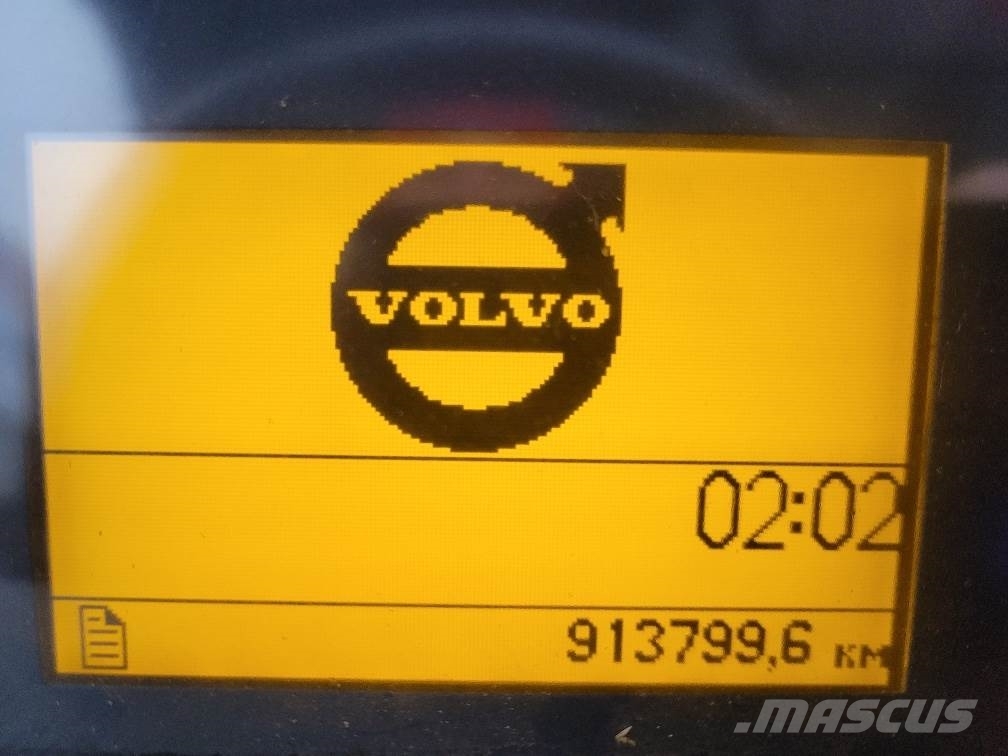 Volvo B12BLE 8700 CLIMA; RAMP; 58 seats; 14,7m; EURO 5 Međugradski autobusi