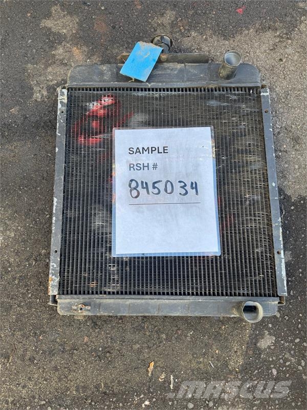 CASE 248, 258, 268, 380B, 385, 484, Radiator # 845034 Radiadores camiões e carrinhas