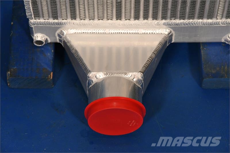 CASE 450, 470, 500, 550, 600 Charge Air Cooler # 910084 مشعات
