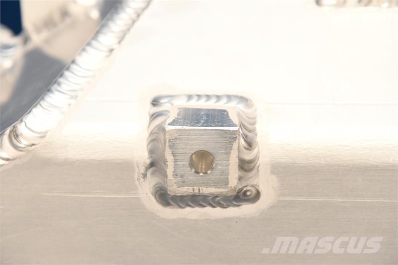 CASE 450, 470, 500, 550, 600 Charge Air Cooler # 910084 مشعات