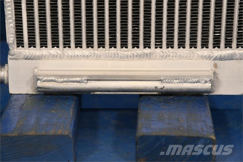CASE 621, 621B Oil Cooler # 845172 Радиатори