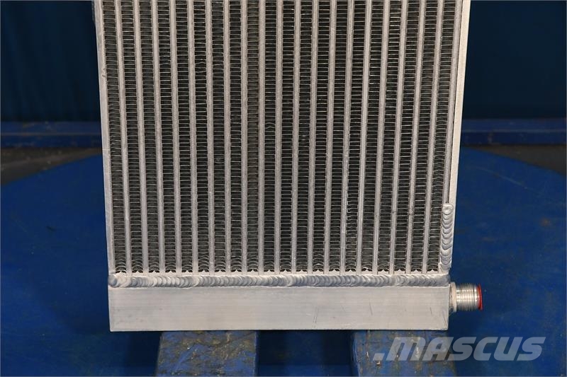 CASE 621, 621B Oil Cooler # 845172 Радиатори