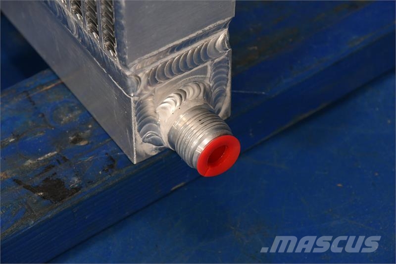 CASE 621, 621B Oil Cooler # 845172 Радиатори