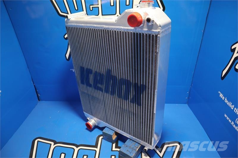 CASE 621 Radiator # 845252 مشعات
