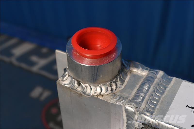 CASE 821, 821B, 821C Oil Cooler # 845171 Radiadores