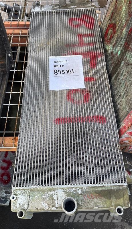 CASE 8230 Combine Radiator # 845101 Radiadores