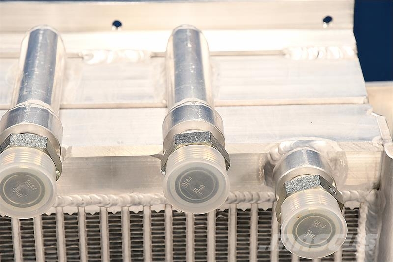 CASE 921B Oil Cooler # 845173 مشعات