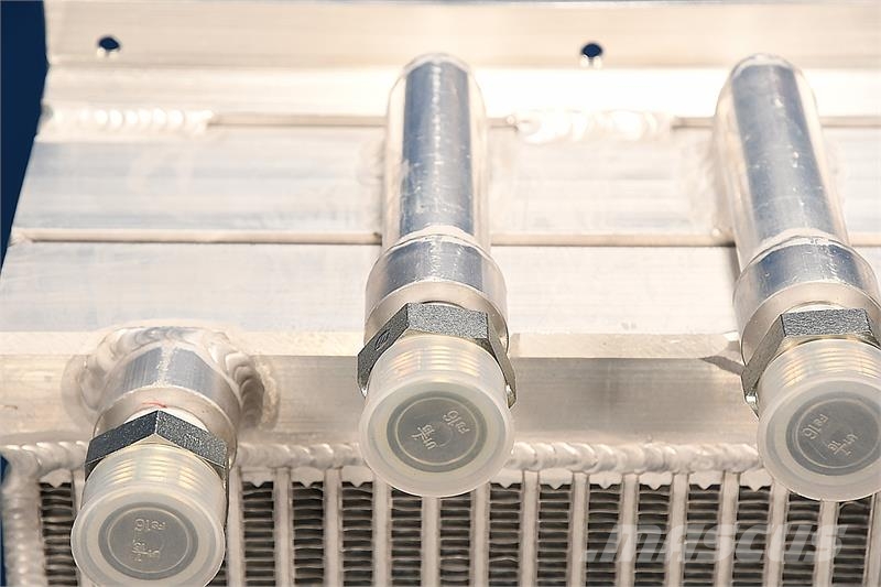 CASE 921B Oil Cooler # 845173 مشعات