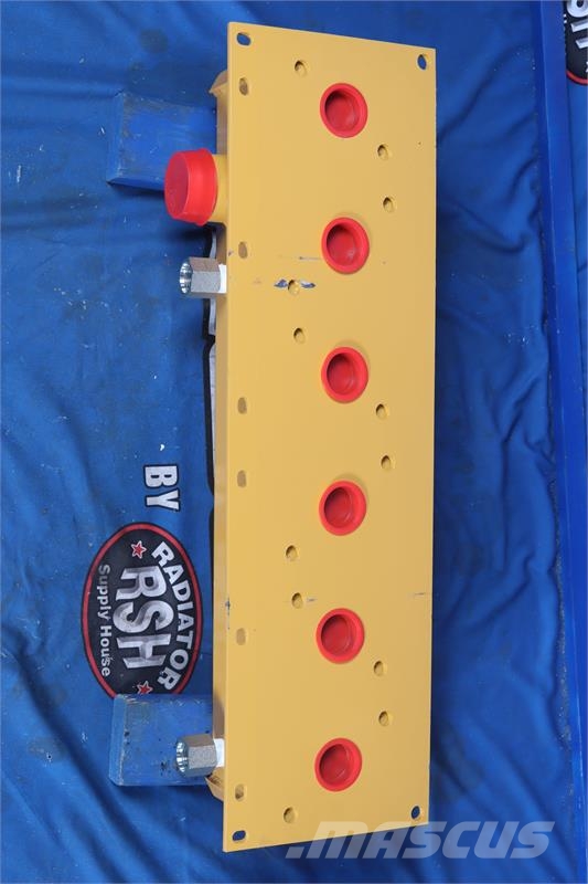 CAT 527 Skidder Bottom Tank # 865137 Radiadores