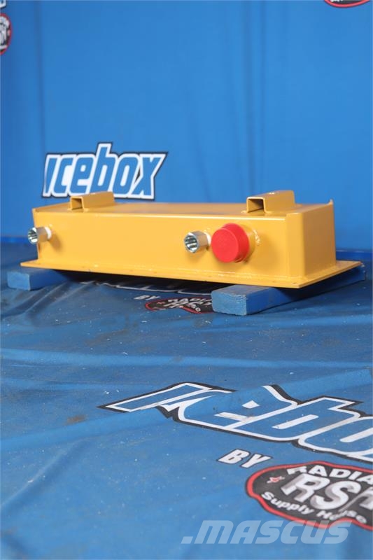 CAT 527 Skidder Bottom Tank # 865137 Radiadores