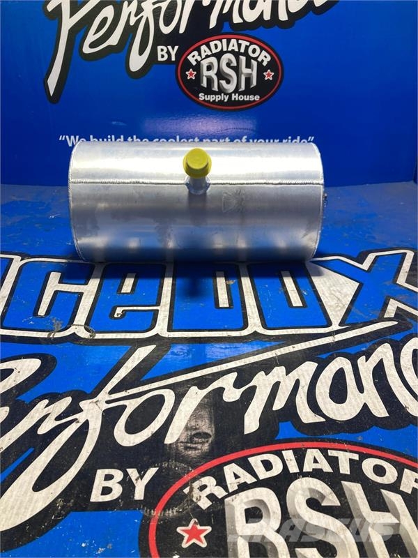 CAT 730B,740B Reservoir Tank # 850816 Radiadores