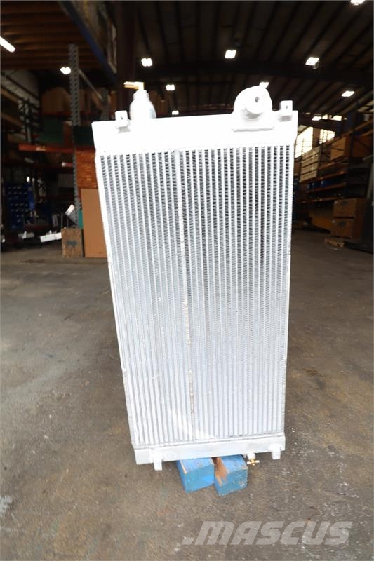 CAT 938 Radiator # 851057 Radiadores