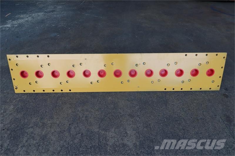 CAT 988B Bottom Tank # 865077 Radiadores