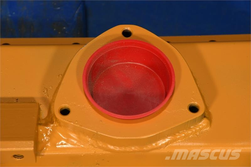 CAT D6C Bottom Tank # 865031 Radiátory