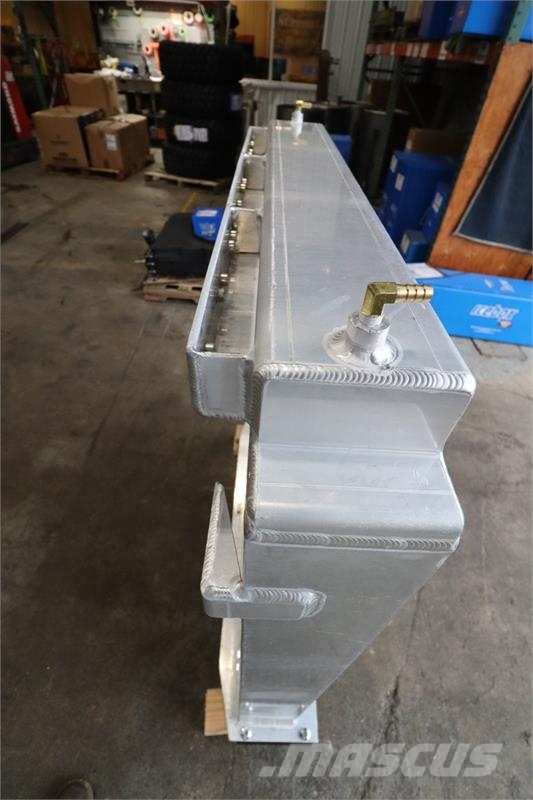 CAT D7R Series II Radiator # 850916 Radiadores camiões e carrinhas