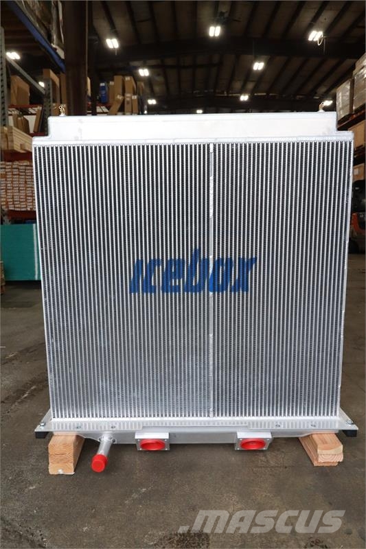CAT D7R Series II Radiator # 850916 Radiadores camiões e carrinhas