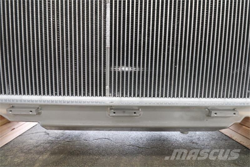 CAT D7R Series II Radiator # 850916 Radiadores camiões e carrinhas
