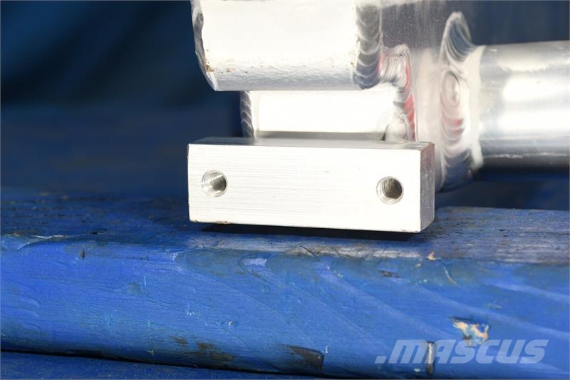 CAT Mitsubishi, Lift Truck Radiator # 851326 Radiators