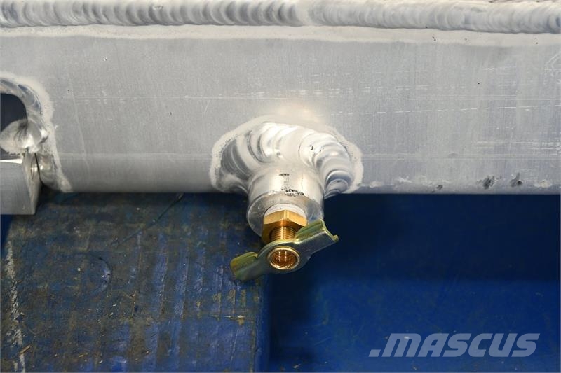 CAT Mitsubishi, Lift Truck Radiator # 851326 Radiators