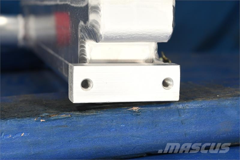 CAT Mitsubishi, Lift Truck Radiator # 851326 Radiators