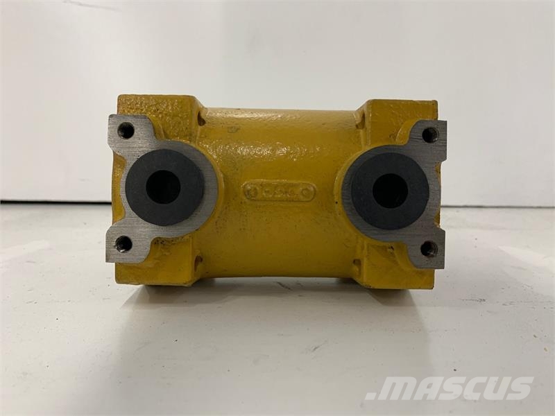 CAT Oil Cooler # 850601 Radiators