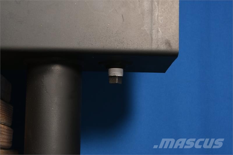 CAT SS-250, SS-250B, RR-250 Radiator # 850899 Radijatori