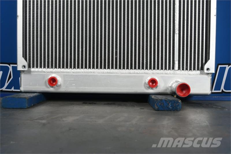 CAT V800 Radiator # 850878 Radiators