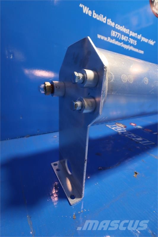 CAT XQ400 Expansion Tank # 851223 Radyatörler