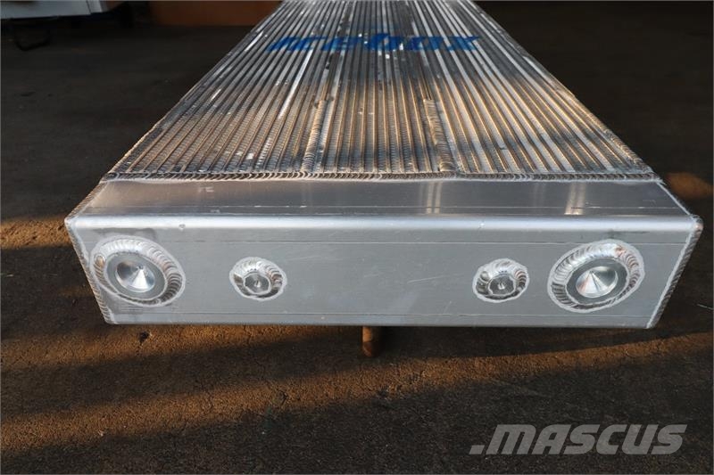 CLAAS 900 Radiator # 820197 مشعات