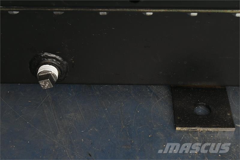 Cummins Onan QST30, 800DFHB Radiator # 990407 Radiadores