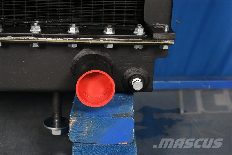 Cummins Radiator # 990402 Radiaatorid