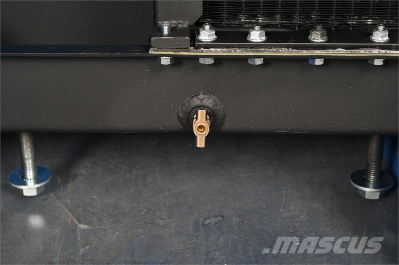 Cummins Radiator # 990402 Radiaatorid