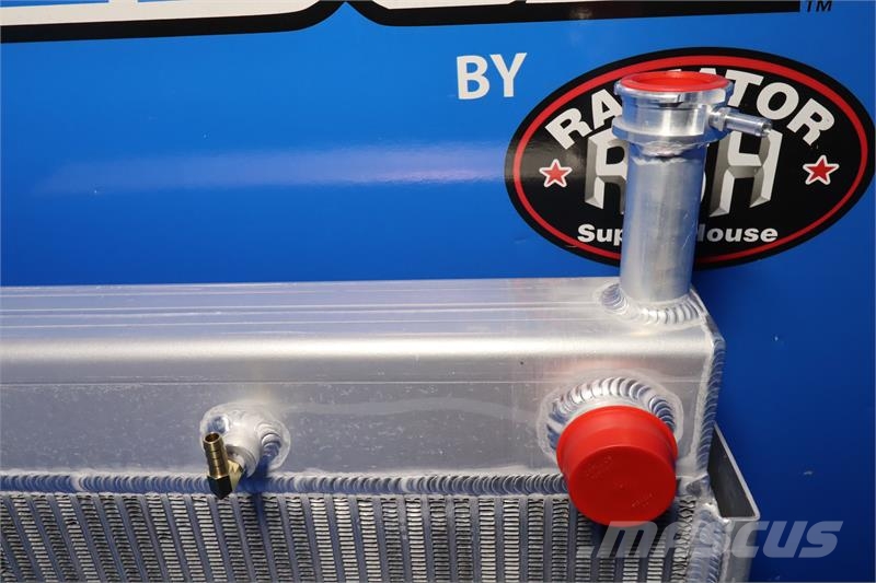 Cummins Sprayer Buggy Radiator # 820242 مشعات