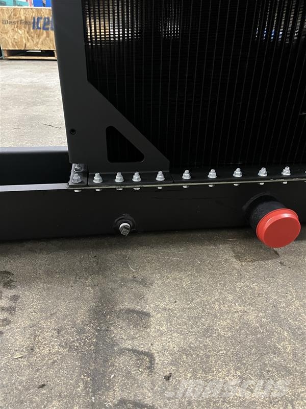 Detroit Diesel 60 Series 600HP Radiator # 990306 مشعات