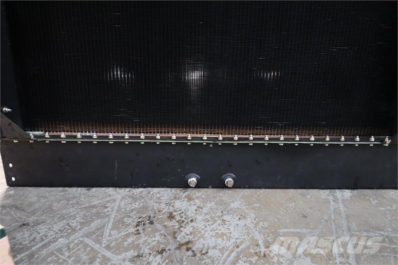  Frac 2000 Blender Pump Truck Radiator # 990262 Radiadores