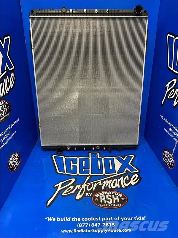 Freightliner 05-26678-001, 05-26621-001 Radiator # 601138 ラジエター