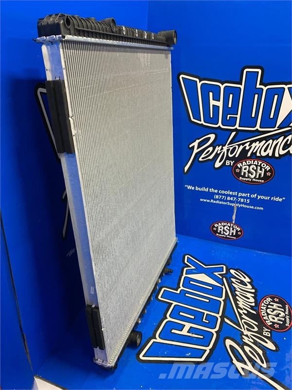 Freightliner 05-26678-001, 05-26621-001 Radiator # 601138 ラジエター