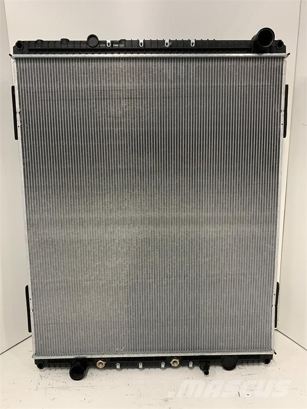 Freightliner 05-26678-001, 05-26621-001 Radiator # 601138 ラジエター