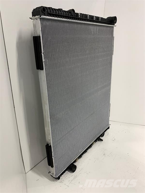 Freightliner 05-26678-001, 05-26621-001 Radiator # 601138 ラジエター