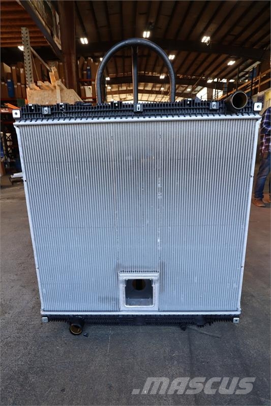 Freightliner 05-37217-014, 0537217014 Radiator # 601492 Radijatori