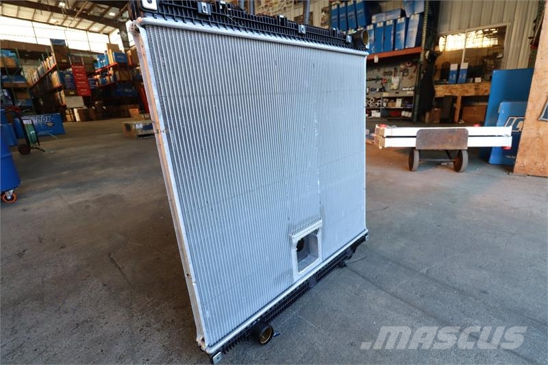 Freightliner 05-37217-014, 0537217014 Radiator # 601492 Radijatori