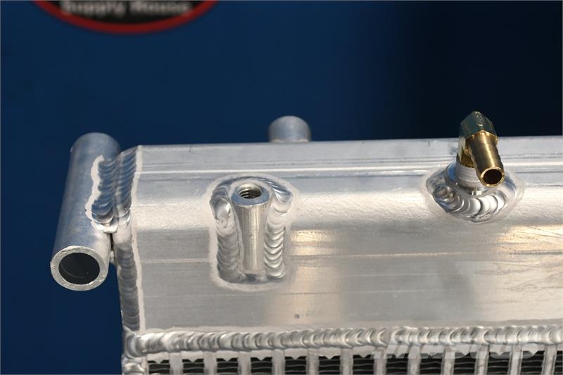 Freightliner Acterra Radiator # 601085 Radijatori