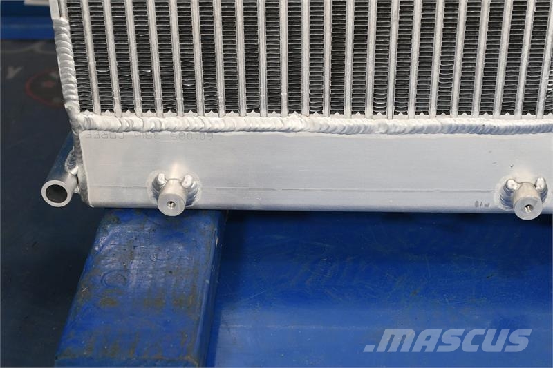 Freightliner Acterra Radiator # 601085 Radijatori