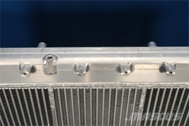 Freightliner Acterra Radiator # 601085 Radijatori