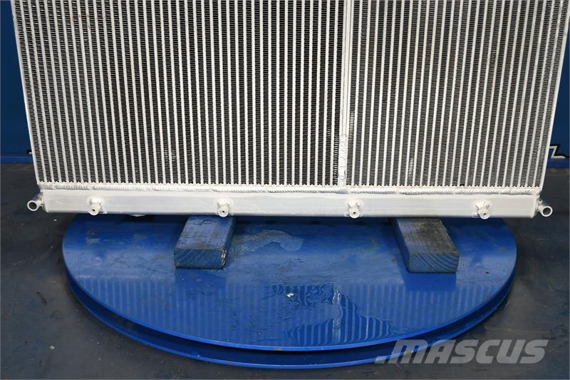 Freightliner Cascadia Radiator # 601236 Radiadores