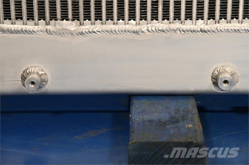 Freightliner Cascadia Radiator # 601210 Radiadores